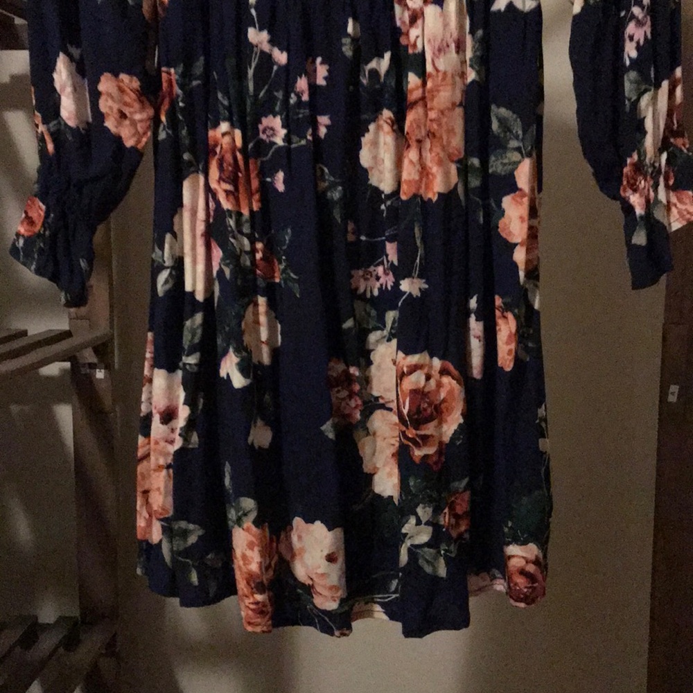 Women’s Floral Print Long Sleeve Smocked Mini - Picture 5 of 9